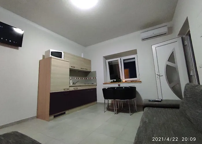 Quattro * Starigrad Paklenica